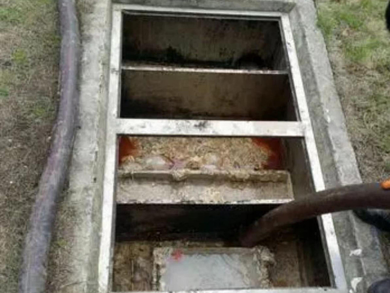 南开乡隔油池清理