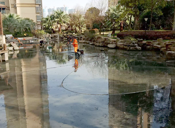 南开乡景观池淤泥清理